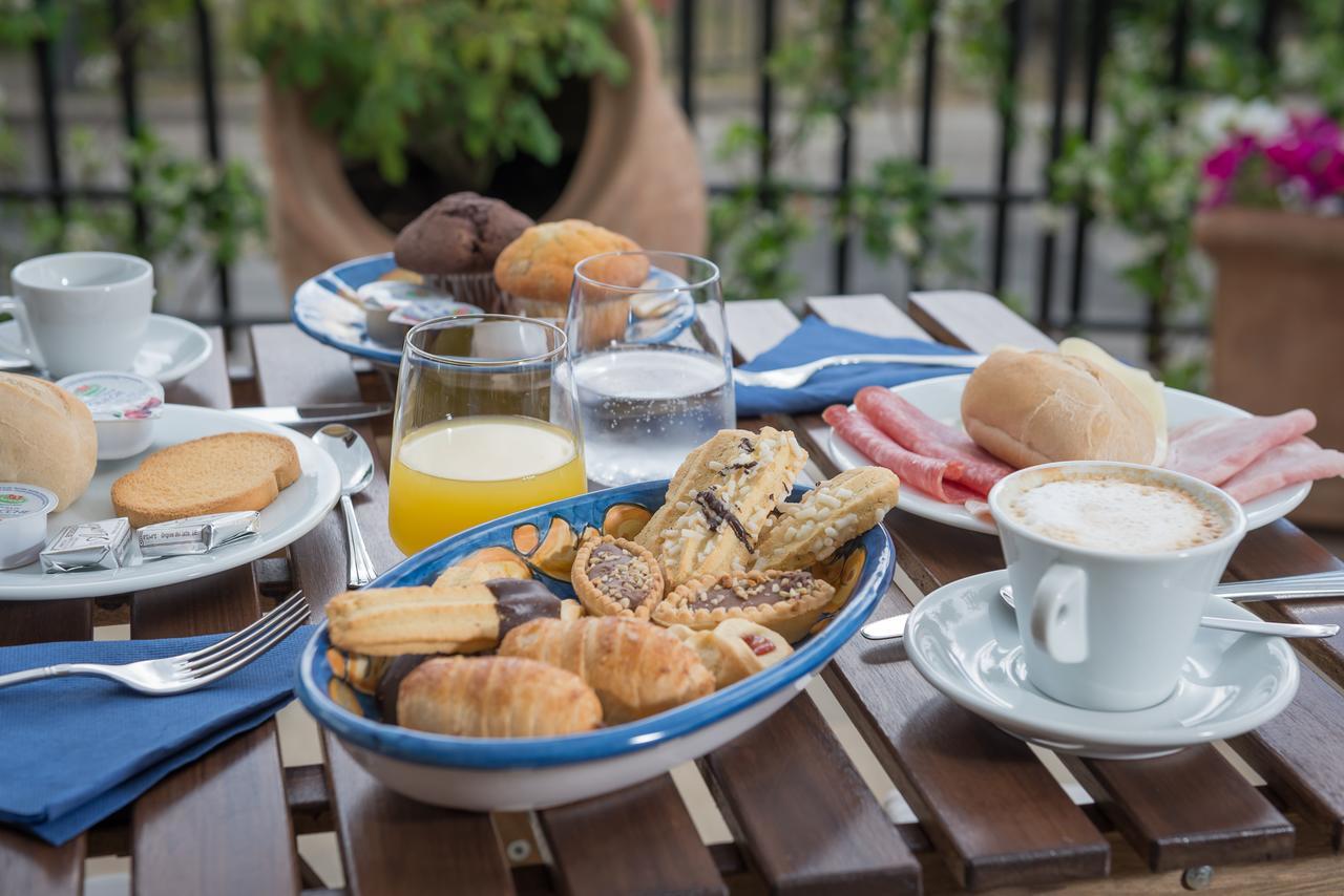 Mali Trevignano Piccolo Hotel Тревіньяно-Романо Екстер'єр фото